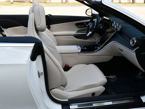 Used 2024 Mercedes-Benz CLE 300 4MATIC Cabriolet image 19