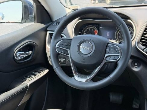 Used 2021 Jeep Cherokee Latitude Lux w/ Comfort/Convenience Group AWD/4WD image 12