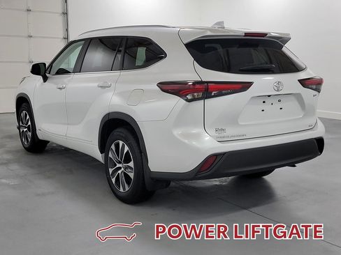 Certified 2025 Toyota Highlander XLE image 7