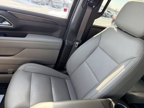 Used 2023 Chevrolet Suburban LT w/ Luxury Package image 29