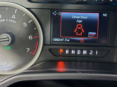 Used 2016 Ford F150 XLT w/ XTR Package image 12