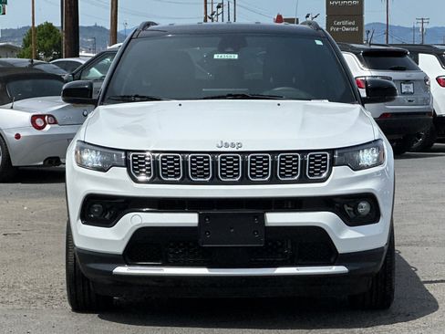 Used 2025 Jeep Compass Limited AWD/4WD image 10