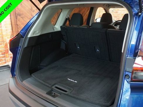 Used 2022 Nissan Rogue S image 40