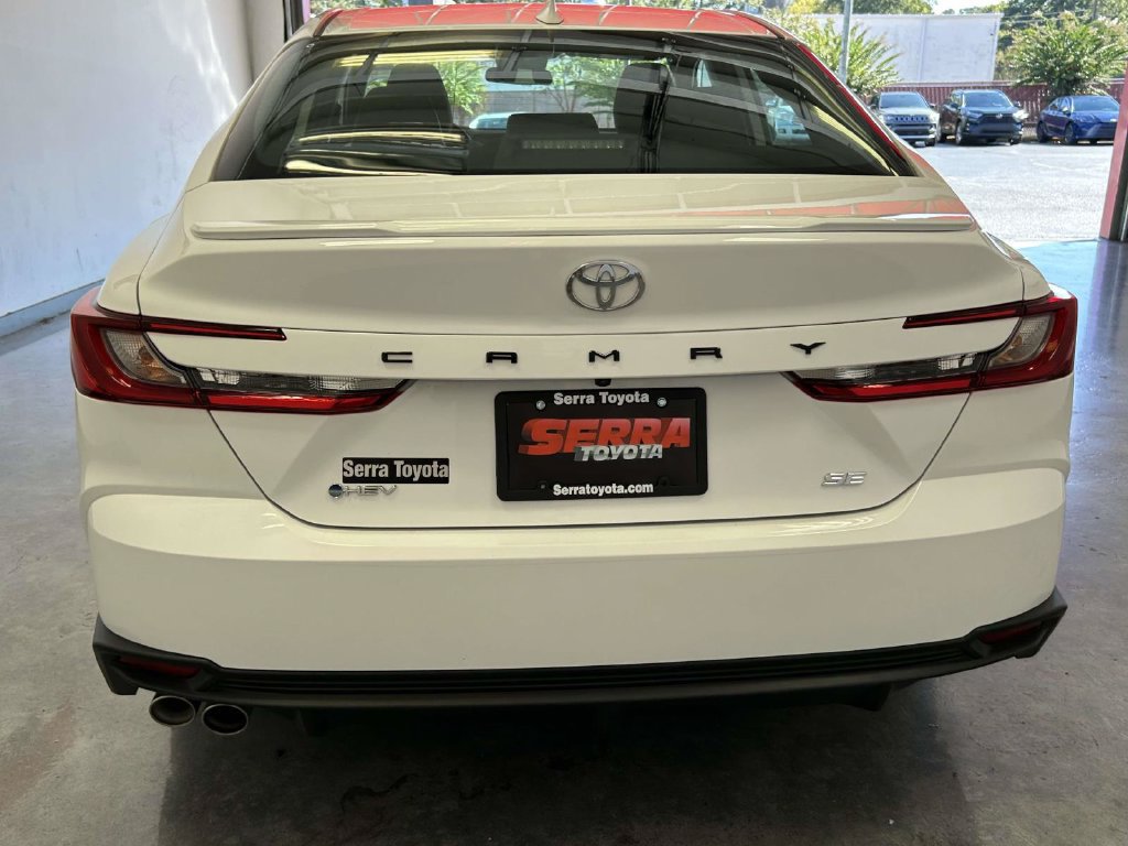 Used 2026 Toyota Camry SE FWD image 4