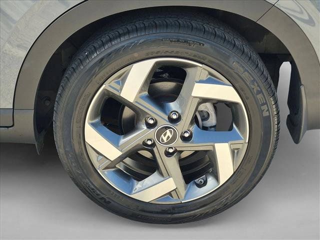 Used 2023 Hyundai Venue SEL FWD image 20