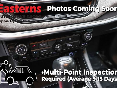 Used 2024 Jeep Compass Latitude AWD/4WD image 19