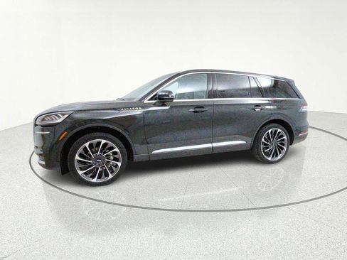 Used 2023 Lincoln Aviator Reserve w/ Equipment Group 201A image 4