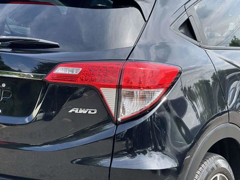 Used 2021 Honda HR-V EX image 11