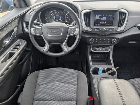 Used 2024 GMC Terrain SLE image 24