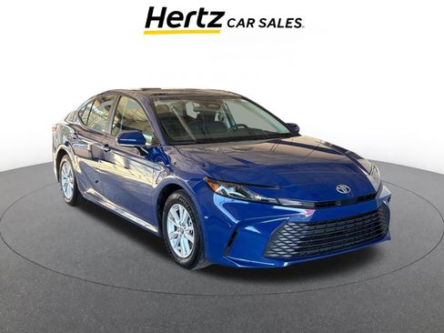 Used 2025 Toyota Camry LE image 1