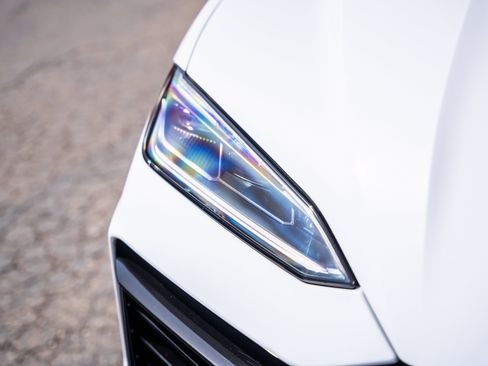 Used 2025 Lamborghini Urus SE AWD/4WD image 16