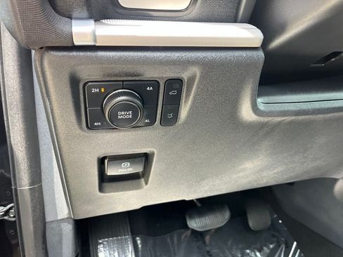 Used 2025 Ford Expedition Max Active AWD/4WD image 40