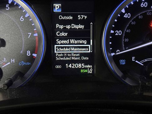 Used 2019 Toyota Highlander XLE AWD/4WD image 19