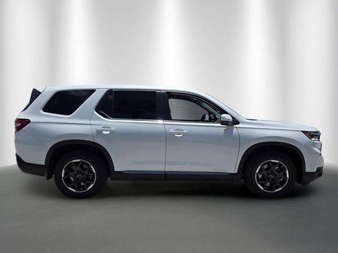 Certified 2025 Honda Pilot EX-L image 2