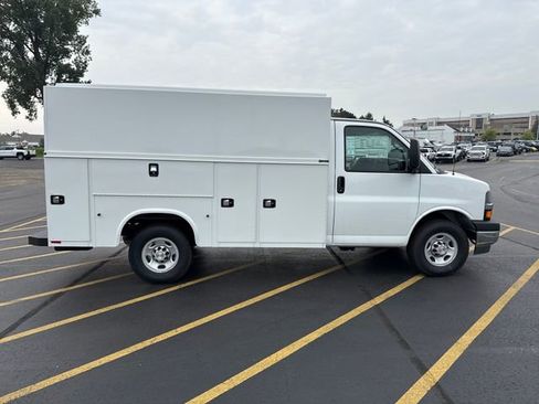 New 2025 Chevrolet Express 3500 Work Van w/ Power Convenience Package image 7