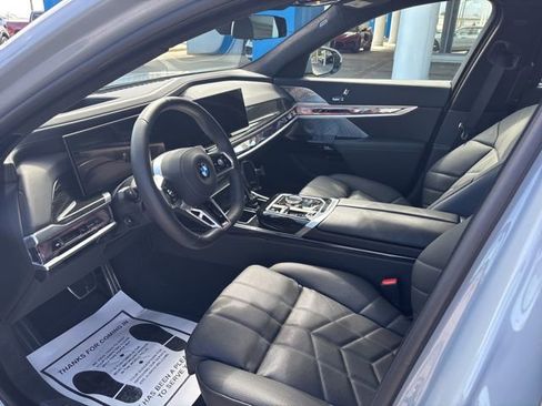 Used 2025 BMW 760i xDrive w/ Executive Package AWD/4WD image 6