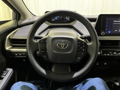 Certified 2023 Toyota Prius LE FWD image 15