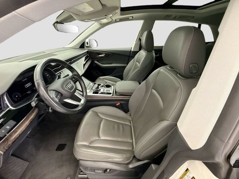 Used 2019 Audi Q8 Premium w/ Convenience Package AWD/4WD image 18
