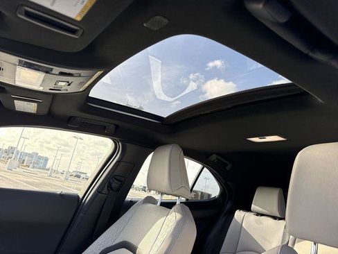 Certified 2022 Lexus UX 200 w/ Premium Package FWD image 22