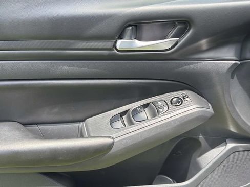 Used 2022 Nissan Altima 2.5 S FWD image 18