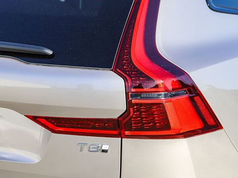 New 2026 Volvo XC60 T8 Ultra w/ Protection Package Premier AWD/4WD image 9