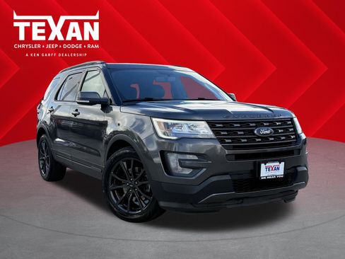 Used 2017 Ford Explorer XLT w/ Equipment Group 202A image 1