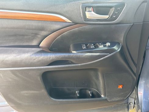 Used 2019 Toyota Highlander Limited image 6