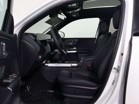 New 2026 Mercedes-Benz GLB 250 image 5