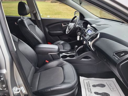 Used 2011 Hyundai Tucson GLS image 12