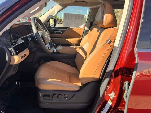 Certified 2025 INFINITI QX80 Sensory image 7