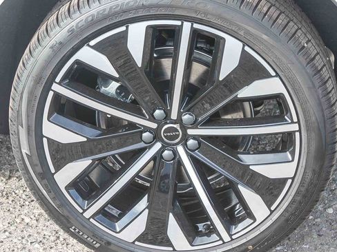 New 2026 Volvo XC60 T8 Ultra w/ Protection Package Premier AWD/4WD image 11