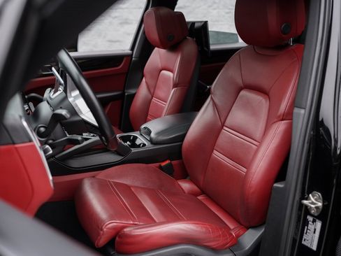 Used 2020 Porsche Cayenne image 21