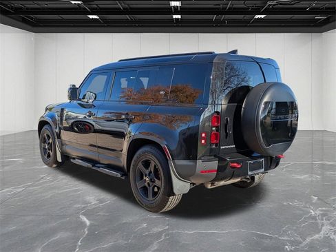 Used 2022 Land Rover Defender 110 image 3