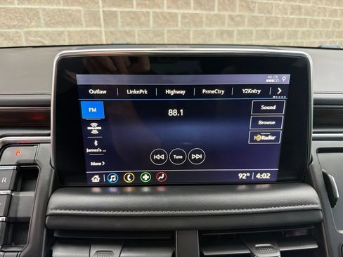 Used 2021 Chevrolet Tahoe Z71 w/ Z71 Signature Package AWD/4WD image 23