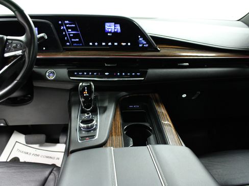 Used 2023 Cadillac Escalade Premium Luxury image 19