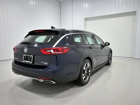 Used 2018 Buick Regal Essence w/ Driver Confidence Package #1 AWD/4WD image 33