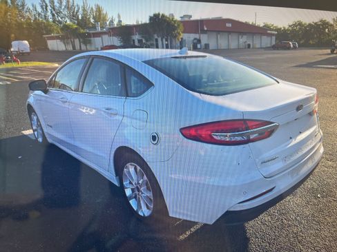 Used 2019 Ford Fusion SE image 5