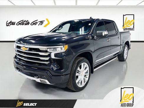 Used 2024 Chevrolet Silverado 1500 High Country w/ High Country Premium Package AWD/4WD image 1
