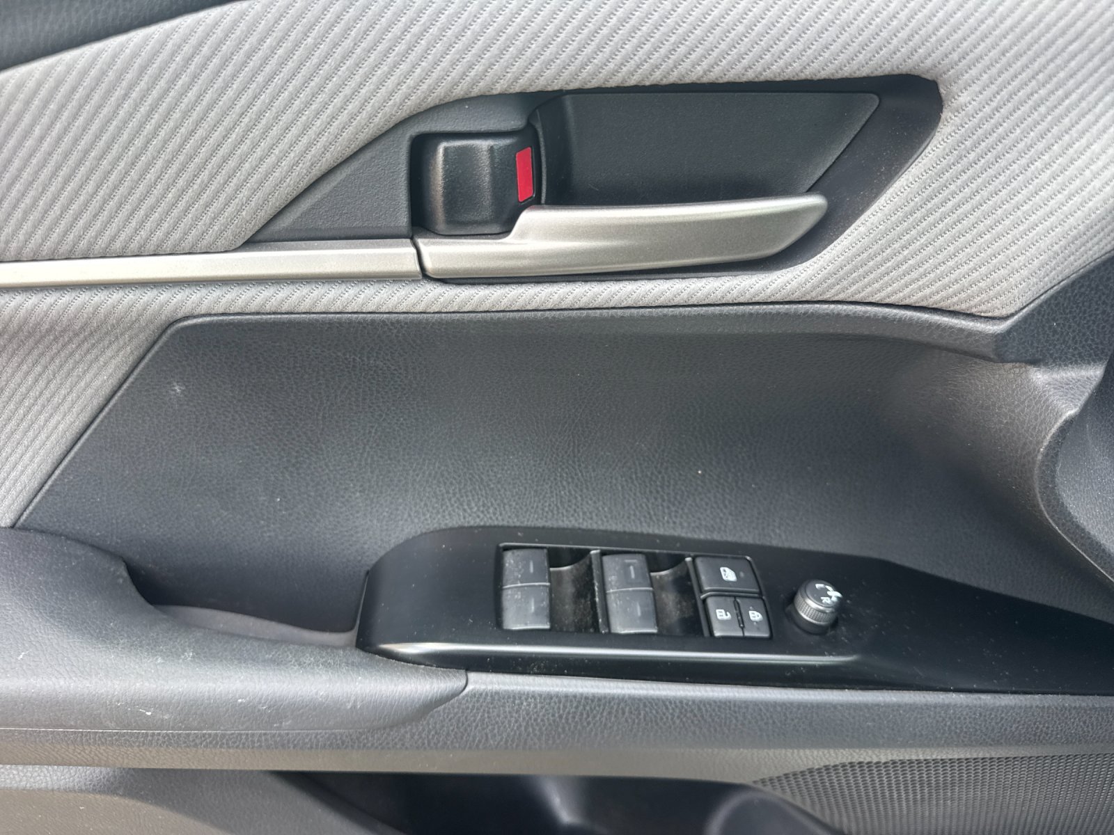 Used 2026 Toyota Camry SE w/ Multimedia Upgrade Package FWD image 11
