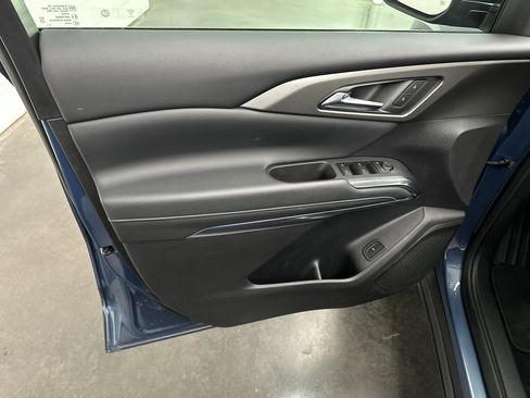 Used 2025 Chevrolet Traverse LT AWD/4WD image 19