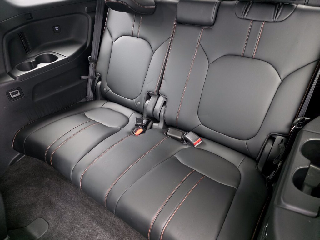 Used 2025 Honda Pilot TrailSport image 17