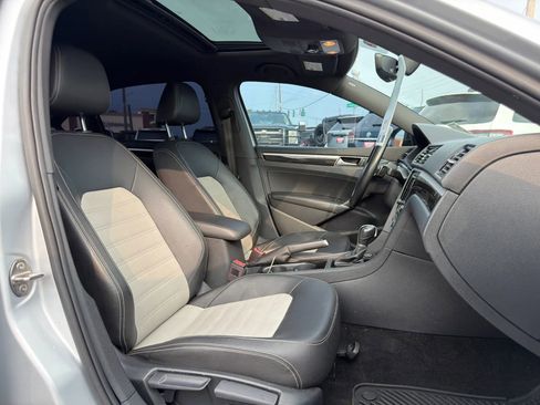 Used 2018 Volkswagen Passat GT FWD image 10