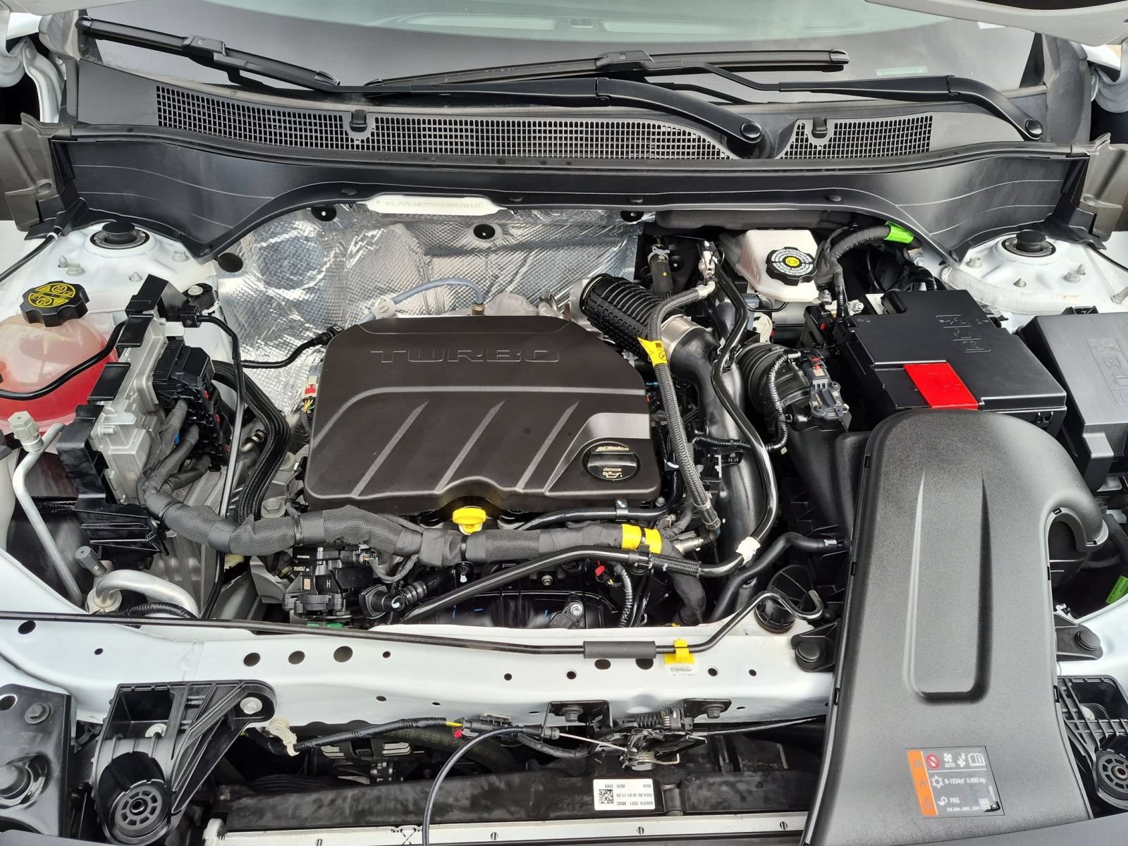 Used 2025 Chevrolet Trax LT w/ LPO, Blackout Package FWD image 29