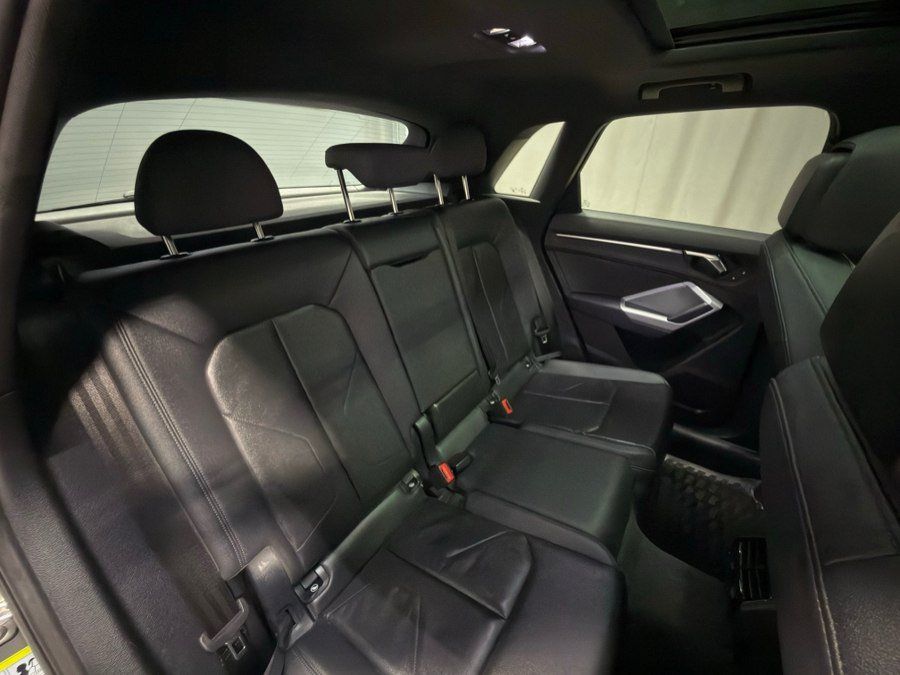 Used 2023 Audi Q3 2.0T Premium w/ Convenience Package AWD/4WD image 40