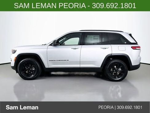 New 2025 Jeep Grand Cherokee Altitude image 4