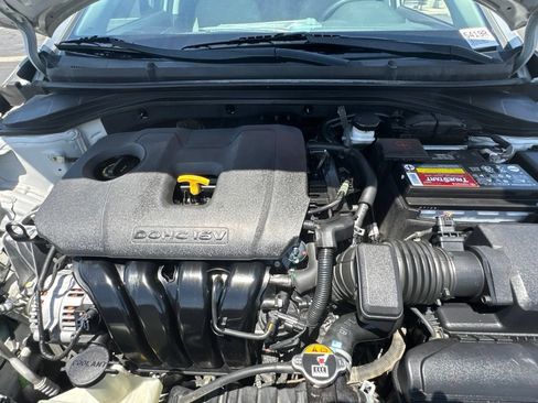 Used 2020 Hyundai Elantra SEL FWD image 36