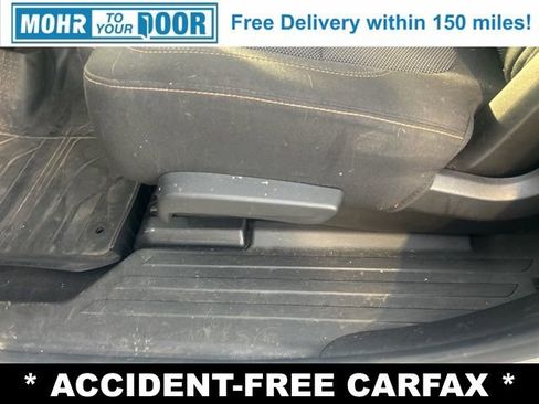 Used 2018 Chevrolet Traverse LT image 32