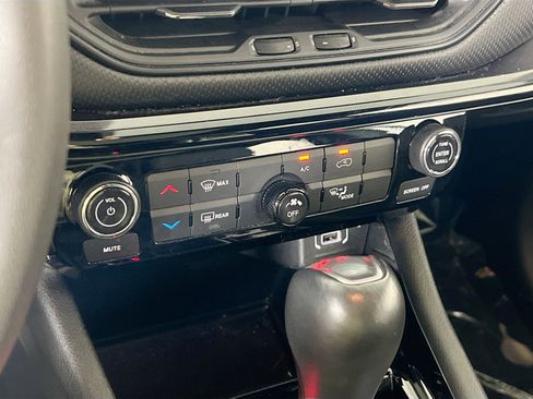 Used 2022 Jeep Compass Altitude w/ Sun and Sound Group image 15