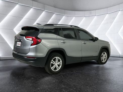 Used 2024 GMC Terrain SLE w/ Driver Convenience Package FWD image 4
