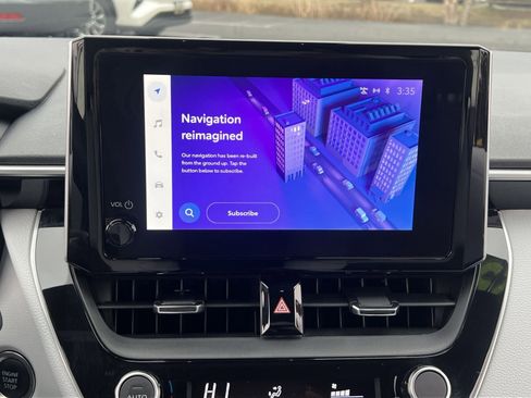 Used 2025 Toyota Corolla SE image 18